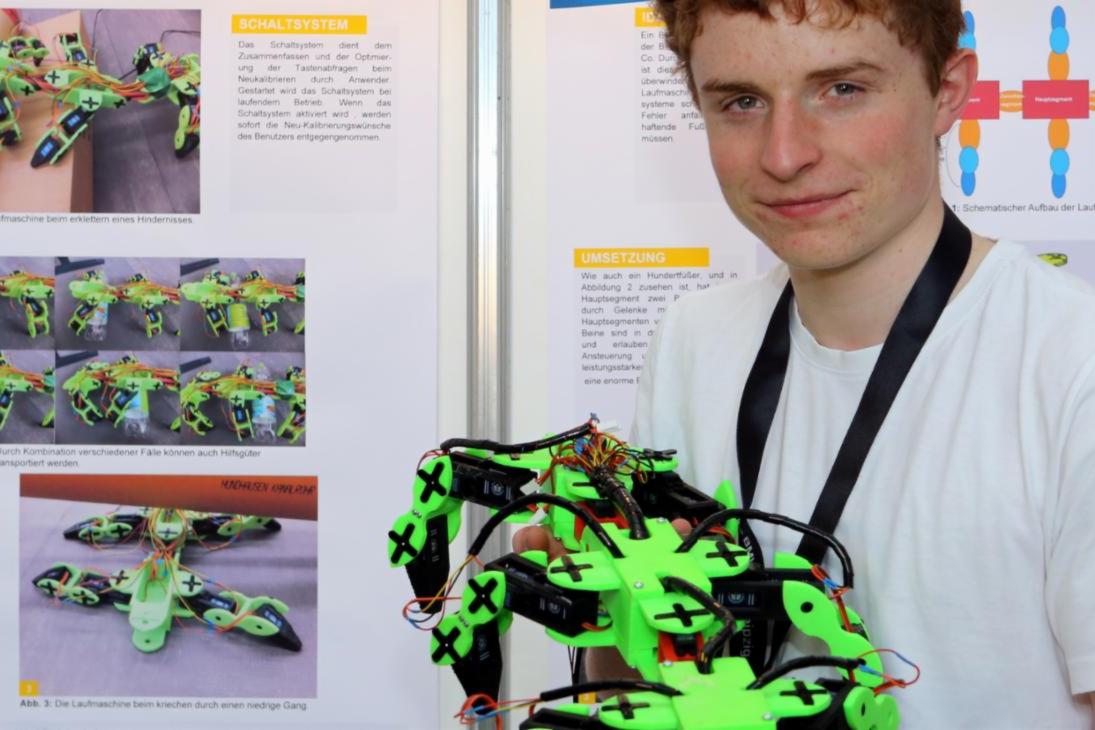 Willi Zschiebsch (18) aus Leipzig erhält Sonderpreis des SMWA &#39;Jugend forscht&#39;