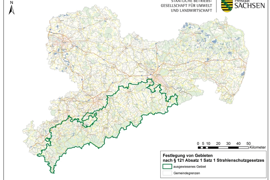 Der grün umrandete Teil der Karte zeigt die ausgewiesenen Radonvorsorgegebiete in Sachsen.
