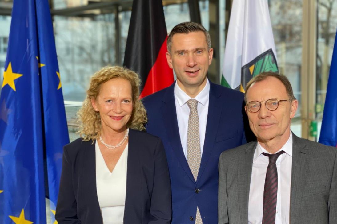 von links nach rechts:
Staatssekretärin Ines Fröhlich, Staatsminister Martin Dulig, Staatssekretär Dr. Hartmut Mangold
