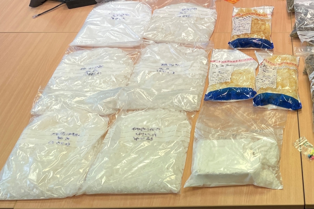 Staatsanwaltschaft Leipzig und die Kriminalpolizei Leipzig konnten mehrere Kilogramm verschiedenster Betäubungsmittel sicherstellen. Dem voran standen lange intensive Ermittlungen, die für drei dringend Tatverdächtige in der Untersuchungshaft endeten.