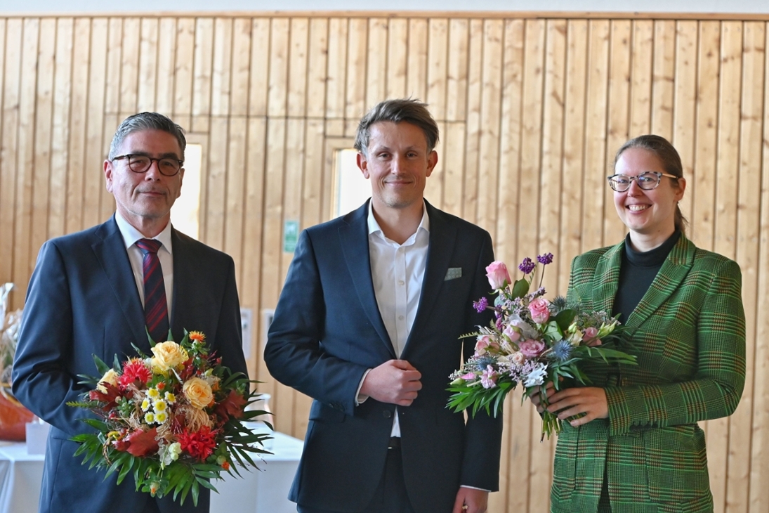 von links: Jan Förster, Staatssekretär Mathias Weilandt, Dr. Annegret Schubert