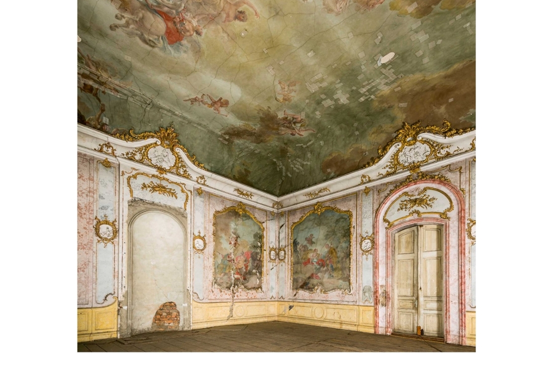 Titelbild des Kalenders mit einer Aufnahme von Thallwitz, Ortsteil Nischwitz, der Festsaal von Schloss Nischwitz, um 1750