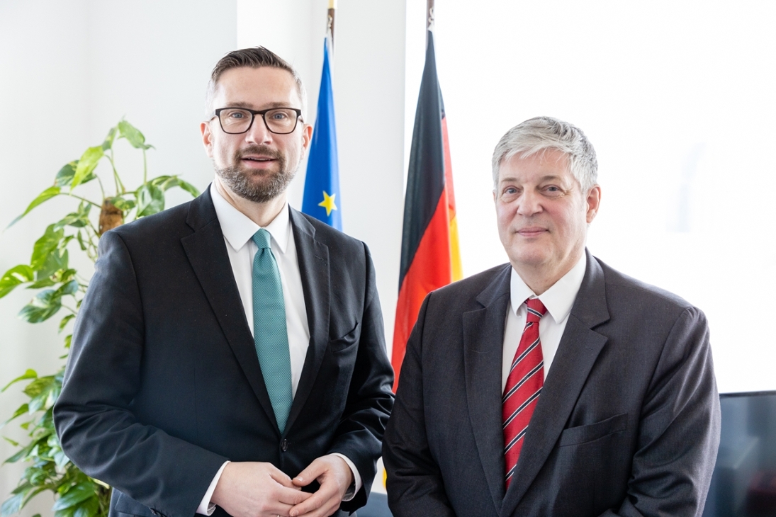 Treffen mit dem deutschen Botschafter Alexander Schönfelder