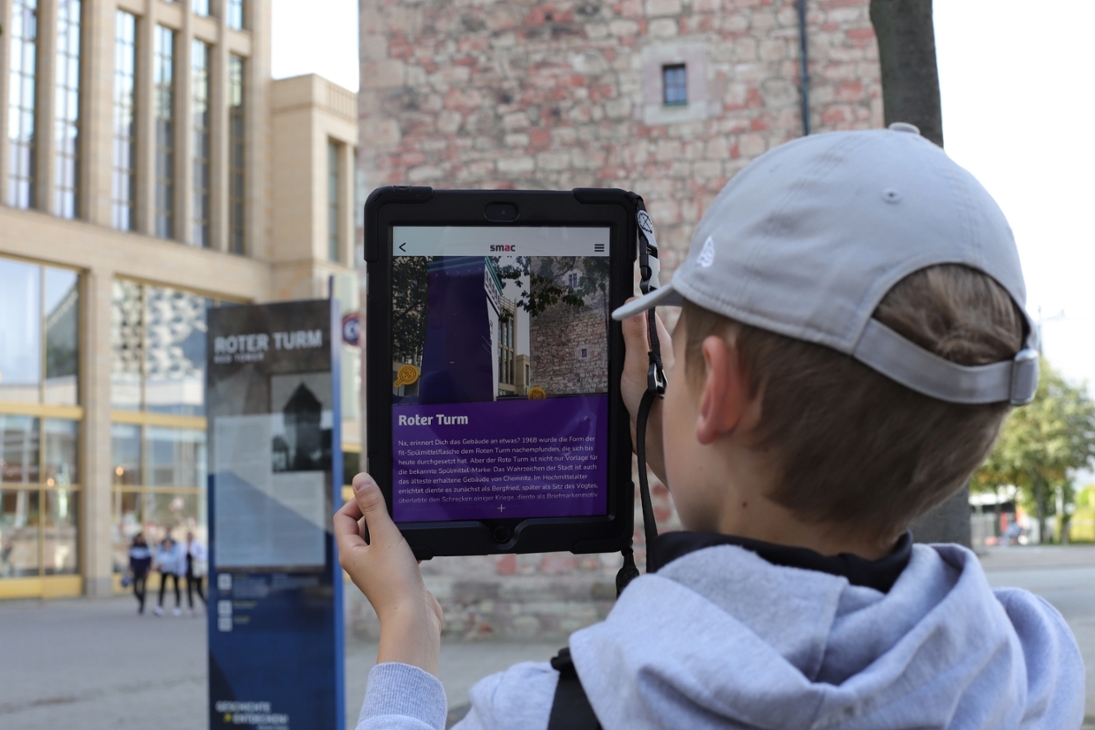 Der Rote Turm war ursprünglich Teil der Chemnitzer Stadtmauer. Aber er war auch Ort der Tourist-Information und eines Imbisses.