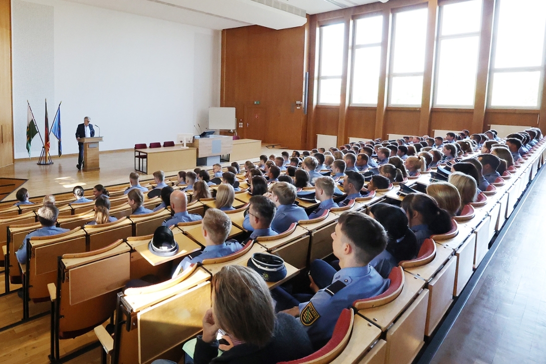 Verabschiedung der Studierenden in der Aula am Campus Bautzen