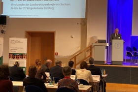 Foto: Prof. Dr. Klaus-Dieter Barbknecht, Vorsitzender der Landesrektorenkonferenz Sachsen, Rektor der TU Bergakademie Freiberg, bei seinem Vortrag