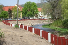 Foto: Hochwasserschutz Freital Spundwand in der Bauphase