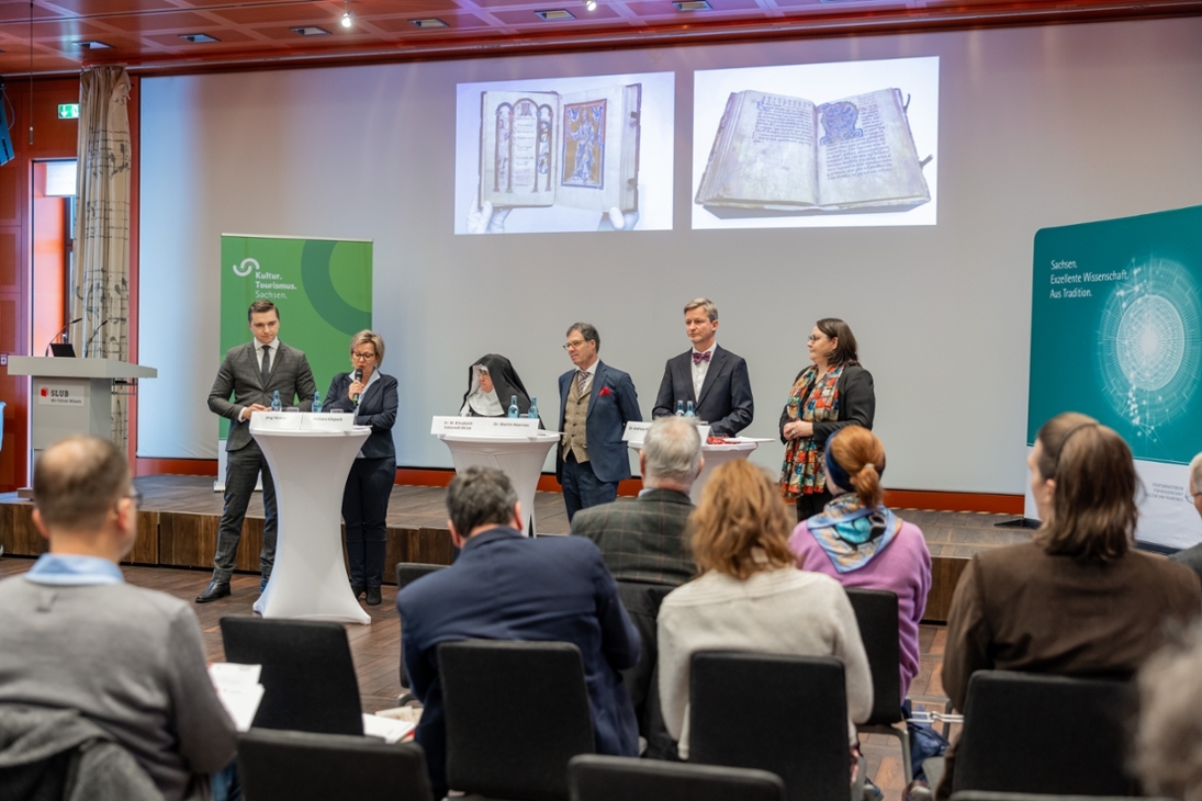 Jörg Förster, Barbara Klepsch, Äbtissin Elisabeth Vaterodt, Dr. Martin Hoernes, Dr. Andreas Handschuh, Katrin Stump (v.l.n.r.)