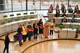 Foto: Gleichstellungsministerin Katja Meier und ihre Gäste im Rahmen des Festaktes anlässlich des Internationalen Frauentags