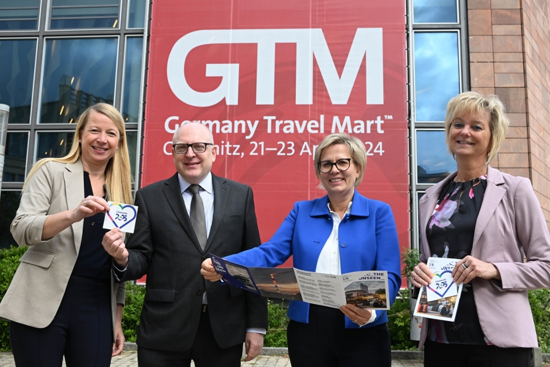 In Vorfreude auf den GTM in Chemnitz (v.l.n.r): Katja Loße, Geschäftsführerin der Chemnitzer Wirtschaftsförderungs- und Entwicklungsgesellschaft mbH (CWE), Sven Schulze, Oberbürgermeister von Chemnitz, Barbara Klepsch, Sächsische Staatsministerin für Kultur und Tourismus und Veronika Hiebl, Geschäftsführerin der TMGS Tourismus Marketing Gesellschaft Sachsen mbH