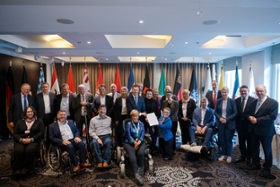Foto: Übergabe der »Leipziger Erklärung« durch die Konferenz der Beauftragten von Bund und Ländern für Menschen mit Behinderungen.