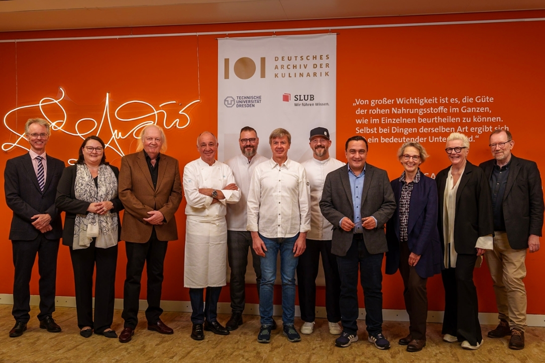 v.l.n.r.: Prof. Dr. Andreas Rutz, Katrin Stump, Jürgen Dollase, Marc Haeberlin, Stefan Neugebauer, Joachim Wissler, Christian Hümbs, Torsten Michel, Prof.in Dr. Ursula Staudinger, Stefanie Hering, Prof. Dr. Josef Matzerath