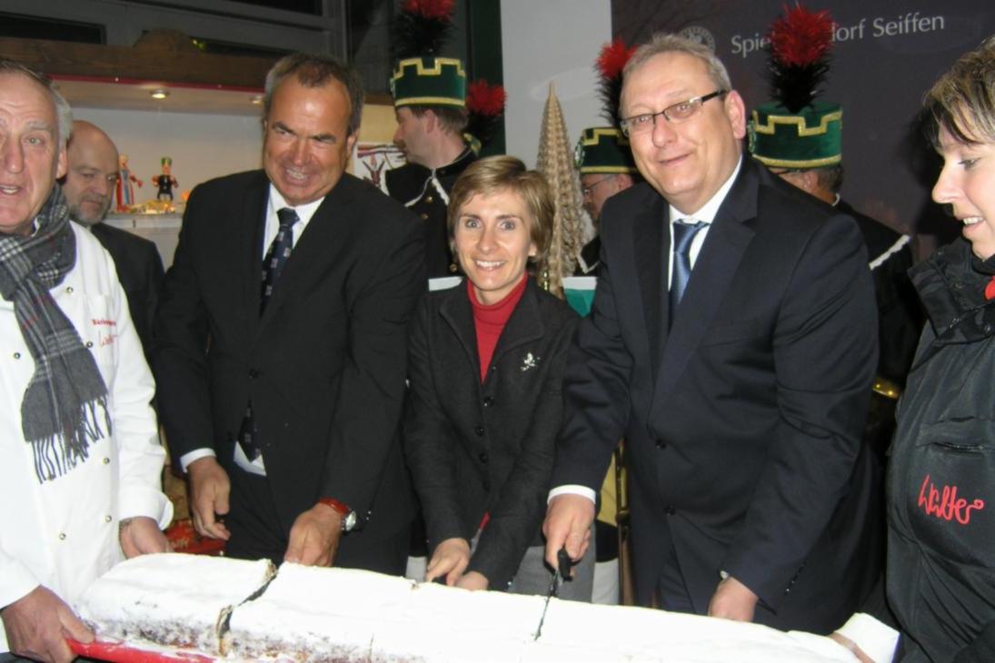 v.li.n.re.: Stanislav Eichler (Hejtman der Region Liberec), Ewa Woods (Direktorin des Büros von Niederschlesien in Brüssel), Dr. Jürgen Martens (Sächsischer Staatsminister der Justiz und für Europa)