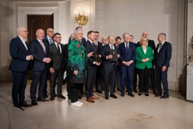 Foto: Unterzeichnung des Finanzierungsabkommens der Stiftung Preußischer Kulturbesitz durch den Bundeskanzler Olaf Scholz und die Regierungschefinnen und Regierungschefs, aufgenommen im Rahmen der Konferenz der Regierungschefinnen und Regierungschefs der Länder am 12. März 2025 im Bode-Museum in Berlin.