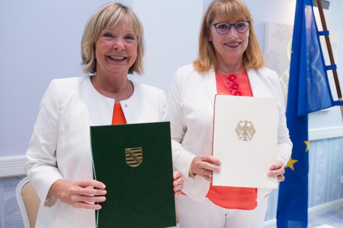 Christine Lüders, Leiterin der Antidiskriminierungsstelle des Bundes und Staatsministerin Petra Köpping
