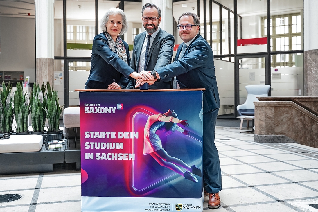 v.l.n.r.: Rektorin der Universität Leipzig Prof. Dr. Eva Inés Obergfell, Wissenschaftsminister Sebastian Gemkow, Rektor der Hochschule Zittau/Görlitz Prof. Dr. Alexander Kratzsch