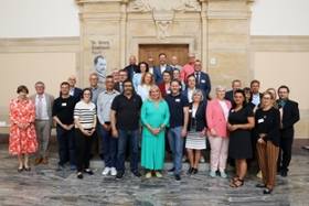 Foto: Der unter dem Vorsitz von Staatsministerin Petra Köpping neu konstituierte Landesbeirat für Integration und Teilhabe.