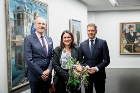 Foto: Dr. Christine Regus ist zur neuen Generalsekretärin der Kulturstiftung der Länder bestellt worden. v.l.n.r: Prof. Dr. Frank Druffner, Co-Vorstand Kulturstiftung, Dr. Christine Regus und Michael Kretschmer, Ministerpräsident des Freistaates Sachsen