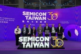 Foto: SEMICON Taiwan 2025 - Gruppenbild u.a. mit Wirtschaftsminister Dirk Panter (4. von rechts) und WFS-Geschäftsführer Thomas Horn (3. von links)