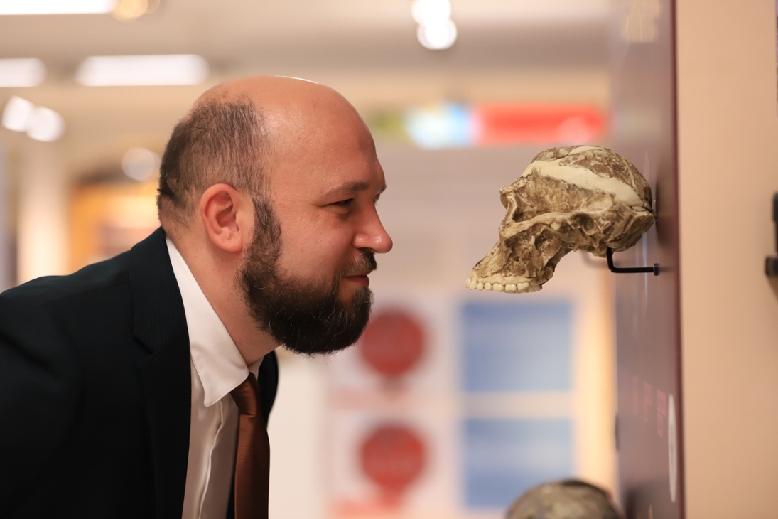 Der mit Abstand größte Teil unserer Evolution erfolgte in Afrika. Ohne die einmalige afrikanische Geschichte gäbe es heute keine Menschheit auf dem Globus.