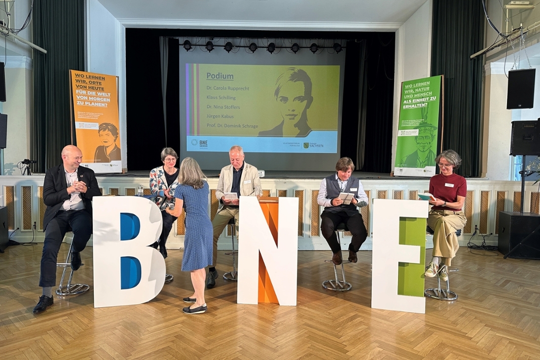 Podium auf den Fachtag BNE 2025 in Chemnitz