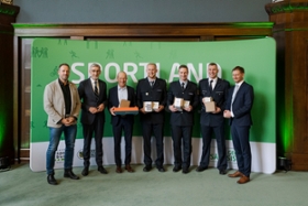 Foto: Ehrung von Francesco Friedrich, Felix Straub, Jörn Wenzel & Trainer Gerd Leopold durch Ministerpräsident Kretschmer, Staatsminister Schuster und Christian Pöhler (Leiter Olympiastützpunkt).