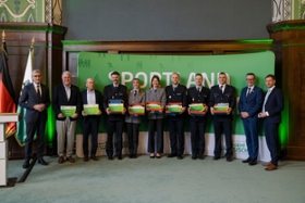 Foto: Ehrung der Medaillengewinner Julia Taubitz, Axel Jungk, Susanne Kreher, Francesco Friedrich, Felix Straub & Jörn Wenzel durch Ministerpräsident Kretschmer und Staatsminister Schuster.