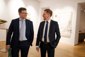 Foto: Am 13. und 14. April trifft sich das Sächsische Kabinett zu einer auswärtigen Kabinettssitzung in Berlin. Im Mittelpunkt der Kabinettssitzung steht der Austausch mit Bundesministern. Gespräch mit dem Bundesminister für Umwelt, Klimaschutz, Naturschutz und nukleare Sicherheit, Carsten Schneider.