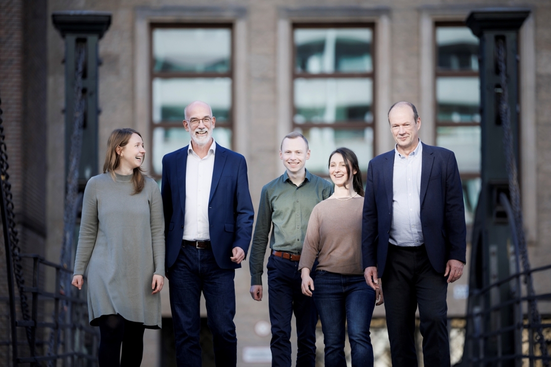 v.r.n.l.: Prof. Andreas Rietbrock (wissenschaftliche Co-Leitung), Dr. Katharina von Sturm (Projektkoordination), Johannes Wünsche (Kommunikation), Prof. Christian Stegmann (wissenschaftliche Co-Leitung), Sarah Stötzner (Leitung Kommunikation)