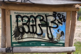Foto: Rowdytum an Naturlehrpfad Bockwitz - Beschädigte Schilder