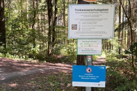 Foto: Es wurden vermehrt Verbotsschilder an der Talsperre Lehnmühle aufgestellt