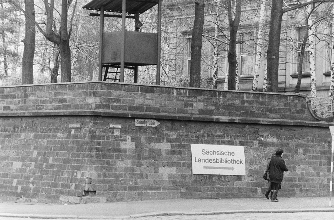 Jürgen Matschie
Marienallee (Kasernenviertel), Dresden-Neustadt, 1991
© Deutsche Fotothek / Jürgen Matschie