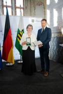 Foto: Ministerpräsident Kretschmer überreicht den Verdienstorden des Freistaates Sachsen an Magdalena Schadeberg (Freiberg).