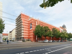 Foto: Fassadengerüst am Geutebrück-Bau der HTWK Leipzig