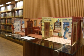 Foto: Auch ungewöhnliche Formate sind in der Ausstellung zu sehen.