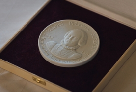Foto: Verleihung Annen-Medaille - Medaille