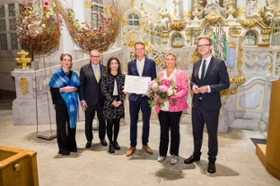 Foto: Preisträger Kategorie Umwelt: Imkerverein Stollberg e.V. (Erzgebirgskreis) - Be together – Lernen. Erleben. Schützen; Laudator: Markus Franke, Bevollmächtigter des Freistaates Sachsen beim Bund