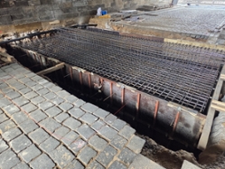 Foto: Fundament für Hochwasserschutzverschluss an der Brühlschen Gasse, 2026