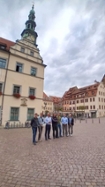 Foto: Anwesend waren Markus Dreßler, Bürgermeister der Stadt Pirna, Thomas Freitag und Romano Richter, Energiemanager der Stadt sowie Sebastian Ludwig, Kom.EMS zero Coach von der KEM Kommunalentwicklung Mitteldeutschland GmbH. Die SAENA war mit Björn Wagner, Leiter des Projekts zur treibhausgasneutralen Kommunalverwaltung sowie Martin Weiß und Stefan Vetter, in dem Projekt tätige Berater, vertreten.